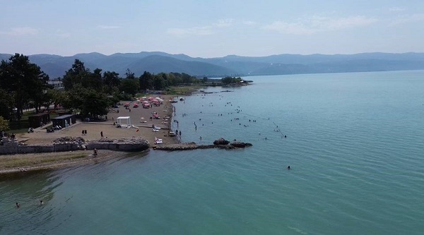 Foto - İznik Gölü'nün rengi değişti!