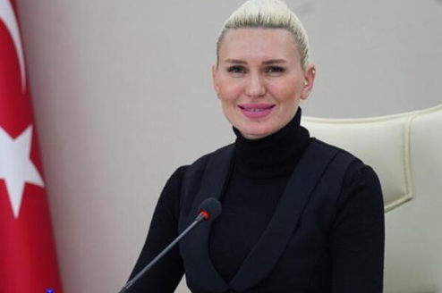 Foto - Jahrein, Melek Mızrak Subaşı'nı fena patlattı! Bakın Melek Mızrak Subaşı aslında kimmiş