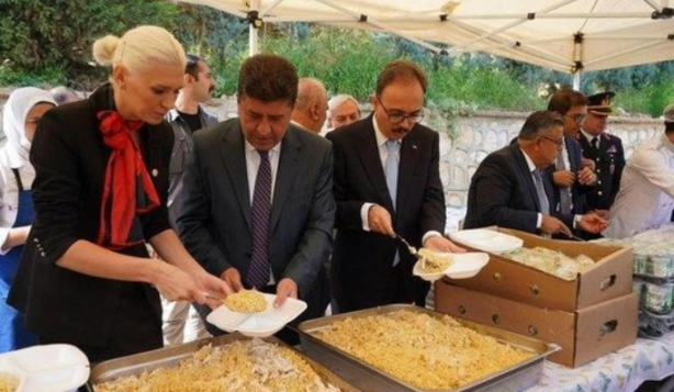 Foto - Jahrein, Melek Mızrak Subaşı'nı fena patlattı! Bakın Melek Mızrak Subaşı aslında kimmiş