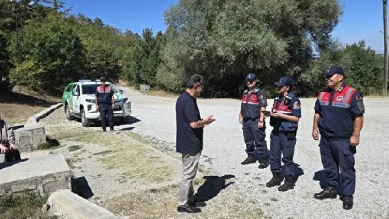 Foto - Jandarma başında nöbet tutuyor: Dokunmanın cezası tam 557 bin TL!