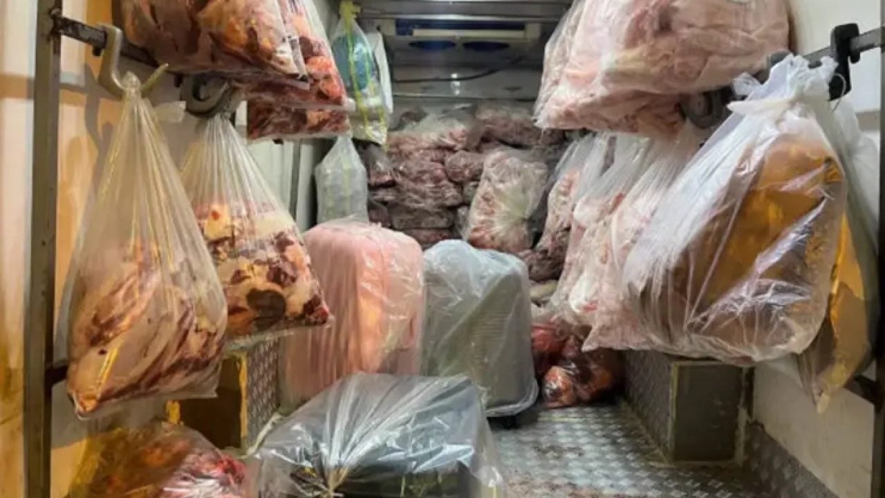 Foto - Jandarma kontrolüne takıldı: Kamyonetten çıkanlar pes dedirtti!