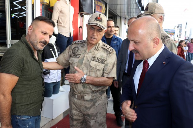 Foto - Jandarma Genel Komutanı Orgeneral Arif Çetin, Ağrı'ya çıkarma yaptı