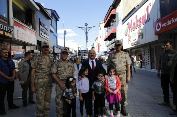 Foto - Jandarma Genel Komutanı Orgeneral Arif Çetin, Ağrı'ya çıkarma yaptı