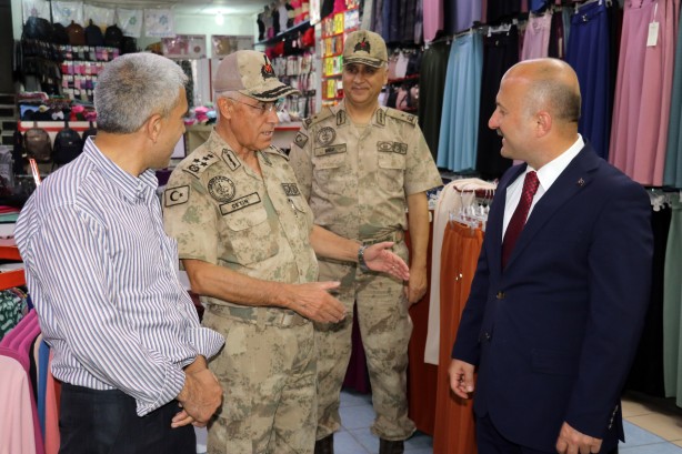 Jandarma Genel Komutanı Orgeneral Arif Çetin, Ağrı'ya çıkarma yaptı