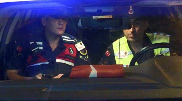 Foto - Jandarma, görenleri duygulandırdı! İstanbul'un göbeğinde müthiş hareket
