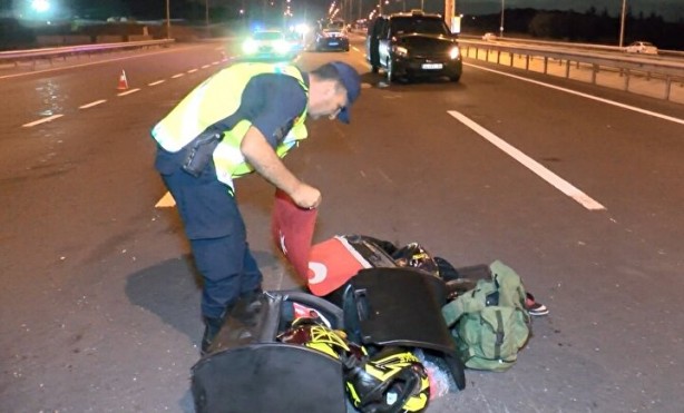 Foto - Jandarma, görenleri duygulandırdı! İstanbul'un göbeğinde müthiş hareket
