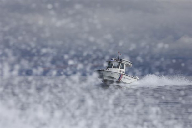Foto - Jandarma, kuşlar için göl üzerinde bekçilik yapıyor
