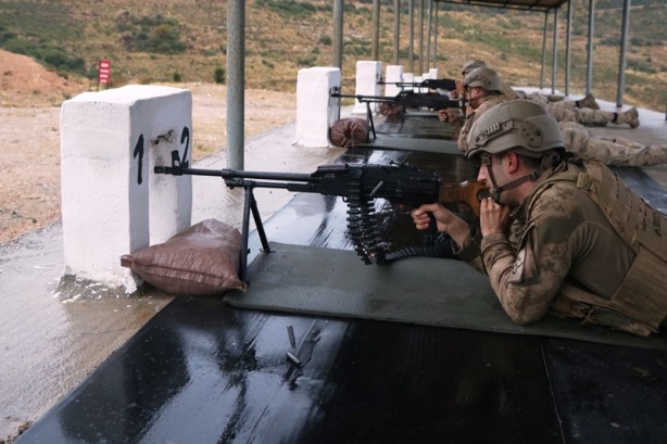 Foto - Jandarma nefes kesti! Türkiye Cumhuriyeti'nin gücünü göreceksiniz