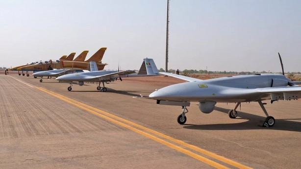 Foto - Jandarma okulunu vurdular! Bayraktar TB2 SİHA'lar acil koduyla peş peşe havalandı