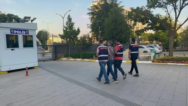 Foto - Jandarma, PKK'lının tepesine bindi