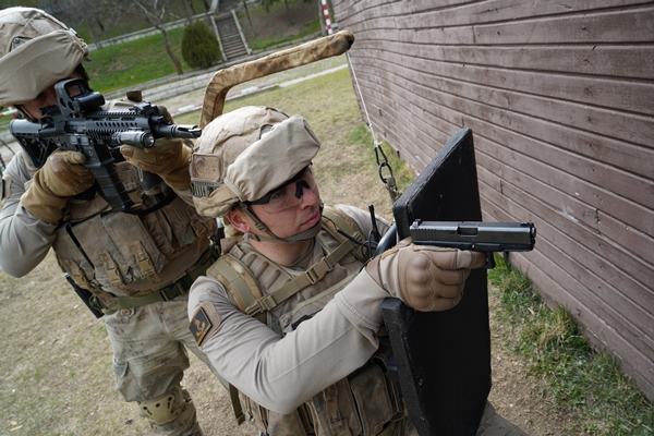 Jandarmaya "Gövde Destekli Kalkan Taşıma Sistemi" teslimatı
