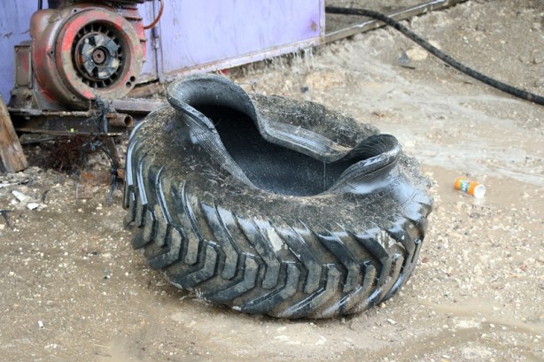 Foto - Jant tamiri sırasında lastik patladı: 1 ölü, 1 yaralı