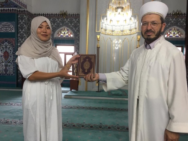 Foto - Japon Chisato, Müslüman oldu! İşte mutluluğu gözlerinden okunan kardeşimizin yeni ismi