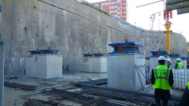 Foto - Japonlar 9 şiddetindeki depremden bu sayede sıfır kayıpla kurtulmuştu: Deprem amortisörleri zorunlu hale getirilmeli!