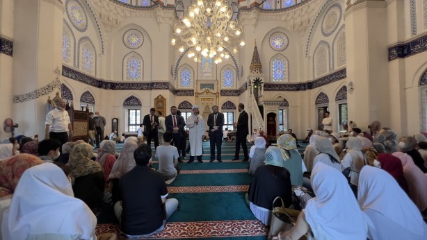 Foto - Japonya vatandaşı "İslam" ile şereflendi