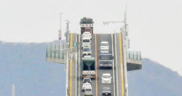Foto - Japonya'daki sıradışı köprü