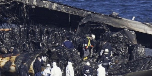 Foto - Japonya'daki uçak kazası olayı ülkede sosyal medyayı salladı!Yolcu uçağında bulunan herkesin aklındaki soru: Giriş izni yokmuş