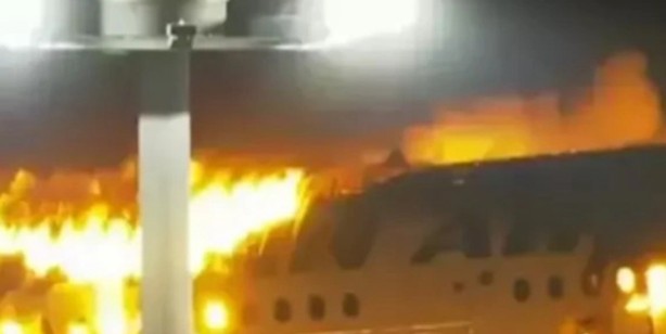 Foto - Japonya'daki uçak kazası olayı ülkede sosyal medyayı salladı!Yolcu uçağında bulunan herkesin aklındaki soru: Giriş izni yokmuş