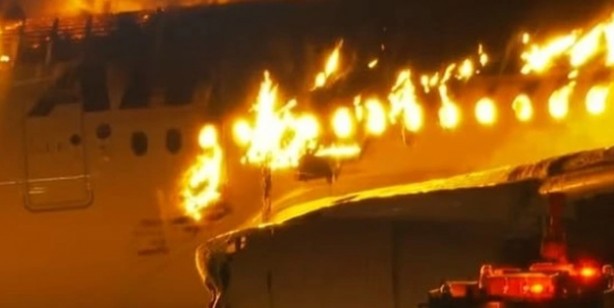 Foto - Japonya'daki uçak kazası olayı ülkede sosyal medyayı salladı!Yolcu uçağında bulunan herkesin aklındaki soru: Giriş izni yokmuş