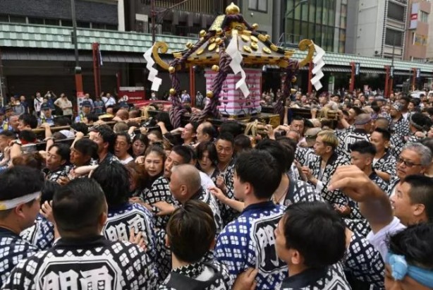 Foto - Japonların renkli festivali başladı: 'Sanja Matsuri'