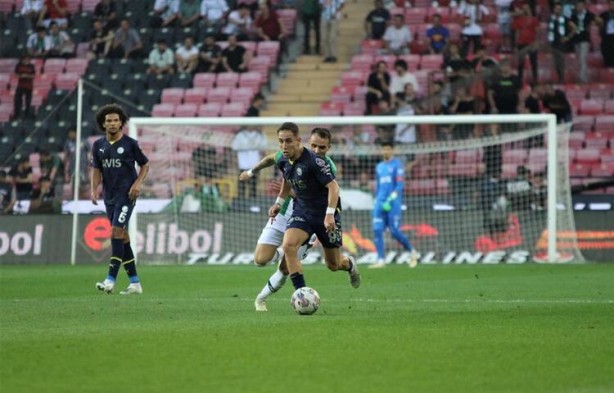 Foto - Jesus maçtan sonra telefona sarıldı! Seni Fenerbahçe’de görmek istiyorum