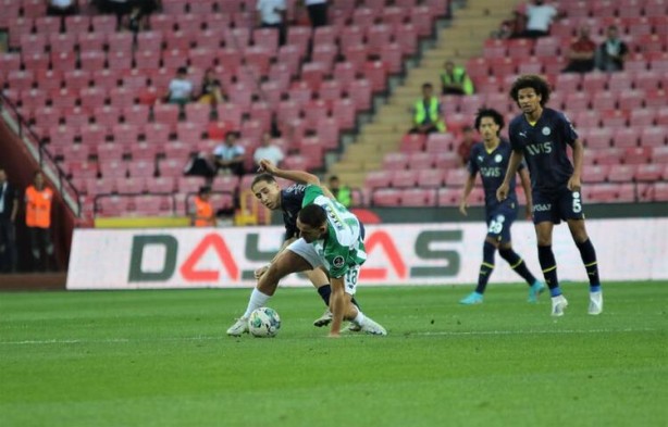 Foto - Jesus maçtan sonra telefona sarıldı! Seni Fenerbahçe’de görmek istiyorum