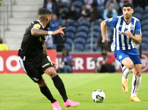 Foto - Jesus ne yapmaya çalışıyor? Bu nasıl bir istek böyle...