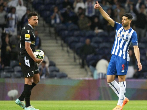 Foto - Jesus ne yapmaya çalışıyor? Bu nasıl bir istek böyle...