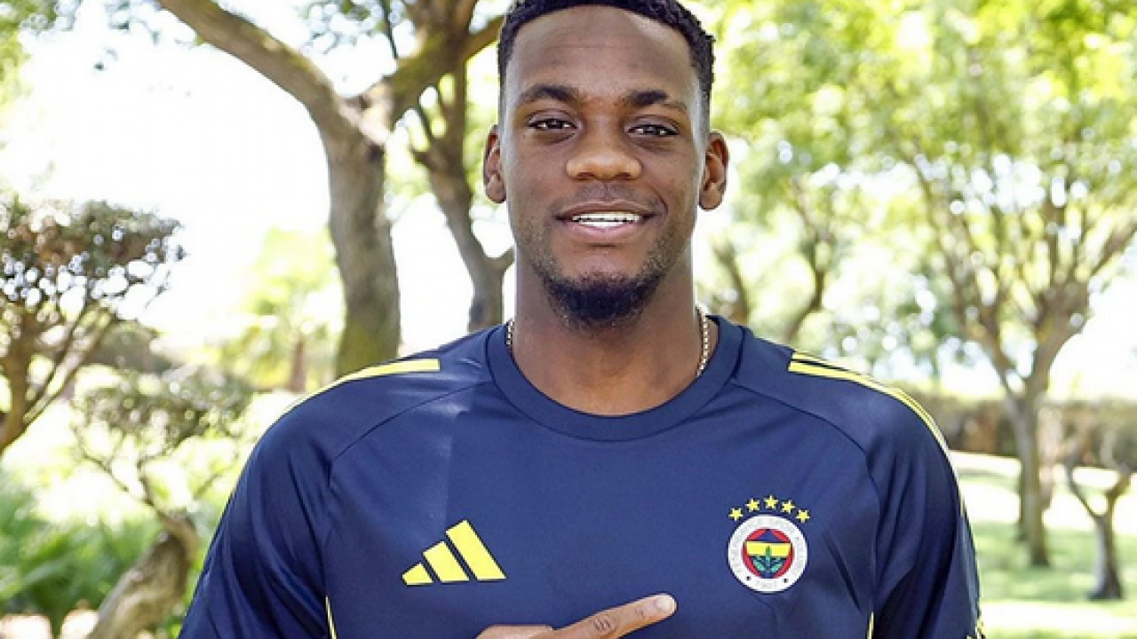 Foto - Jhon Duran 'yetersizler' diyerek İstanbul'dan ayrıldı: Şaşkınlık dolu açıklama yaptı ve...