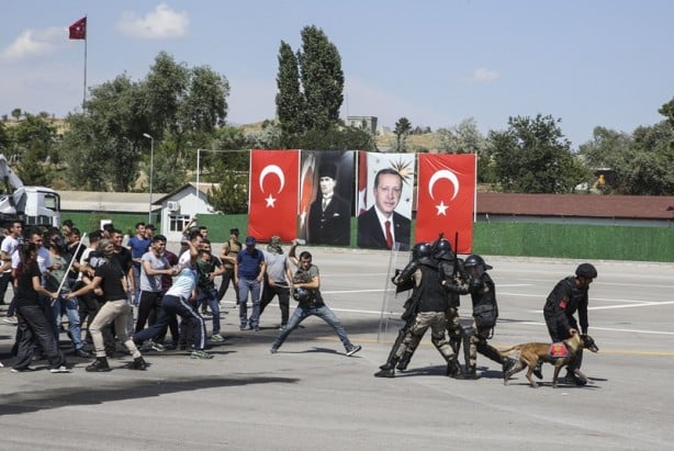 Foto - JÖAK'tan nefes kesen tatbikat! Gerçeği aratmadı