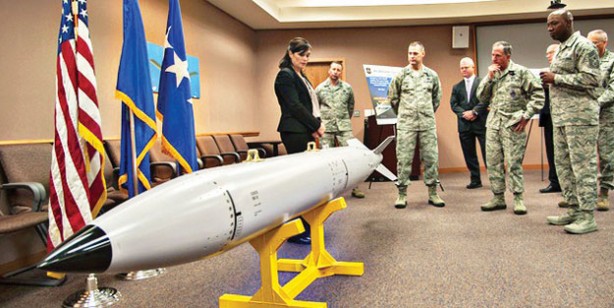 Foto - Joe Biden'den ilk gözdağı! Bombardıman uçağı B-52'yi bölgeye gönderdi