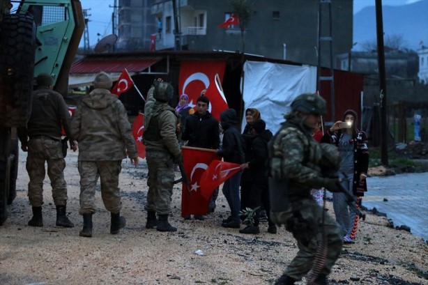 Foto - JÖH ve PÖH ekipleri sınıra sevk edildi