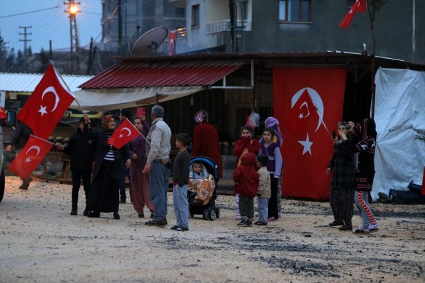 Foto - JÖH ve PÖH ekipleri sınıra sevk edildi