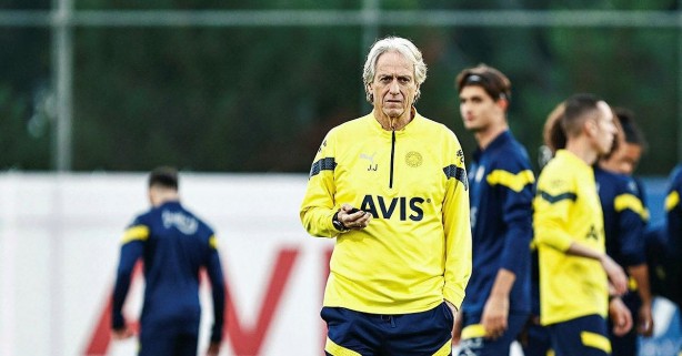 Jorge Jesus yine şaşırtacak! Sevilla maçına saatler kala...