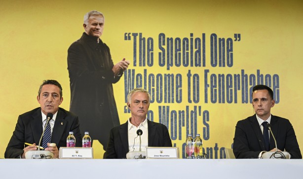 Foto - Jose Mourinho, o stoperi Leeds'in elinden alarak hayalleri yıkabilir: Ortalık karıştı…