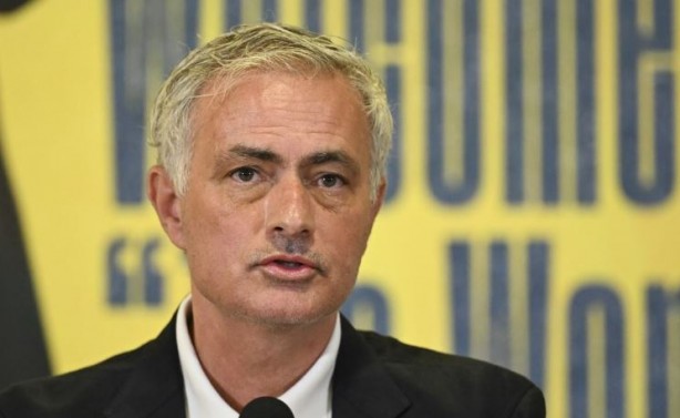 Jose Mourinho yıldız futbolcuyu radarına aldı