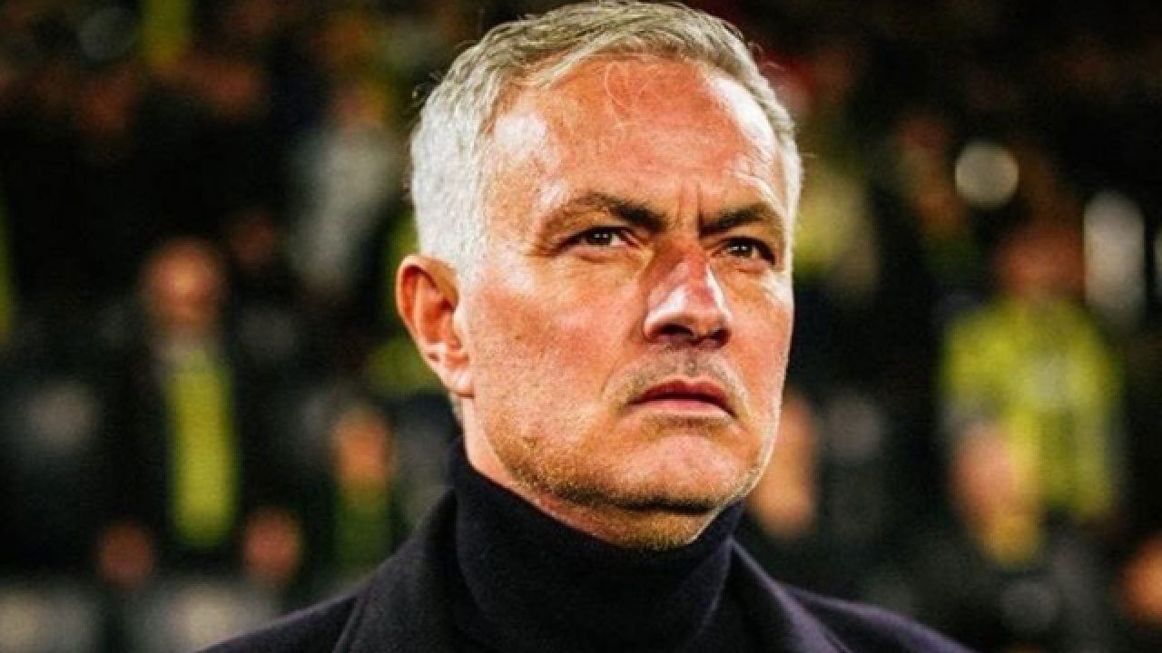 Foto - Jose Mourinho yine yaptı yapacağını! Maç sonunda olay protesto