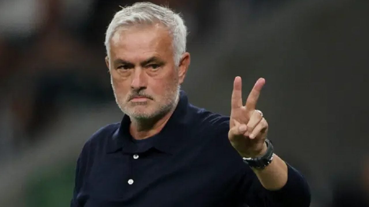 Jose Mourinho yine yaptı yapacağını! Maç sonunda olay protesto