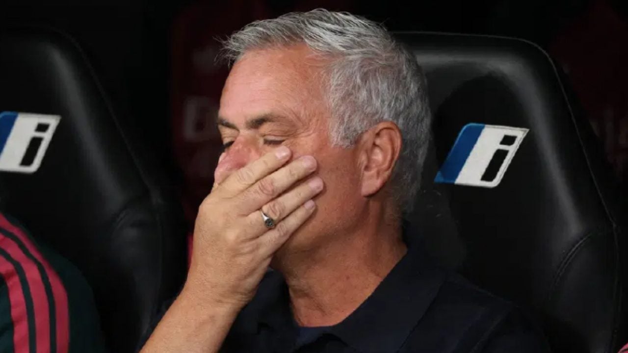 Foto - Jose Mourinho yine yaptı yapacağını! Maç sonunda olay protesto