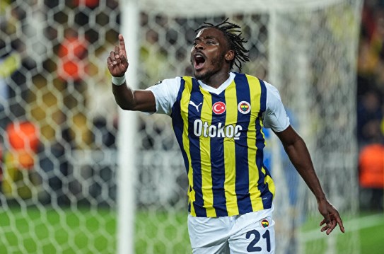 Foto - Jose Mourinho’dan flaş karar! Yıldız oyuncu takımda kalacak