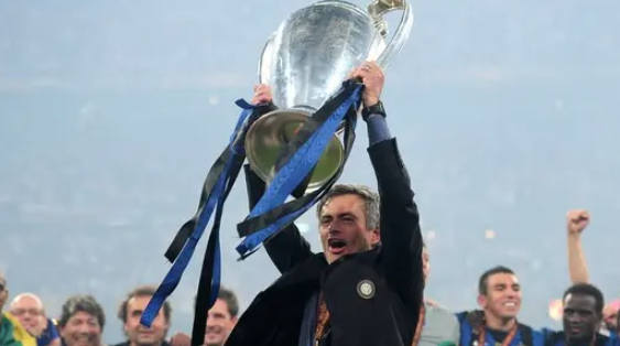 Foto - Jose Mourinho'dan gelecek açıklaması! Dedikleri ortaya çıktı: Son haber hiç hoşlarına gitmeyecek…