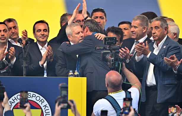 Foto - Jose Mourinho'nun ilk bombası geliyor! 18 milyon Euro'luk yıldız... Fenerbahçe bu haberle çalkalanıyor…