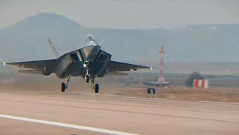 Foto - KAAN gökyüzüyle buluştu! Tarihi uçuş dünyada manşet