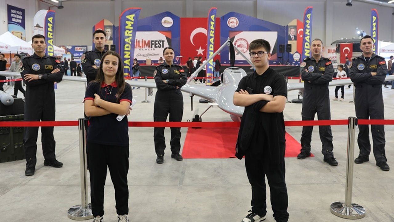 Foto - KAAN’ı ‘kalorifer peteği’ne benzetenler utansın! SİHA gören öğrenciler havalara uçtu