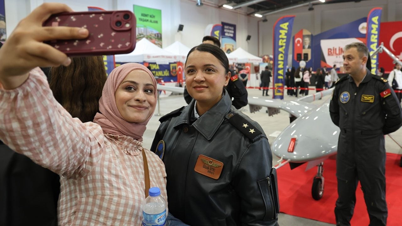 Foto - KAAN’ı ‘kalorifer peteği’ne benzetenler utansın! SİHA gören öğrenciler havalara uçtu