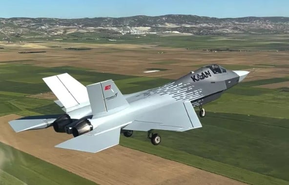 Foto - KAAN'ın yerli motorla uçuş tarihi belli oldu! Temel Kotil açıkladı