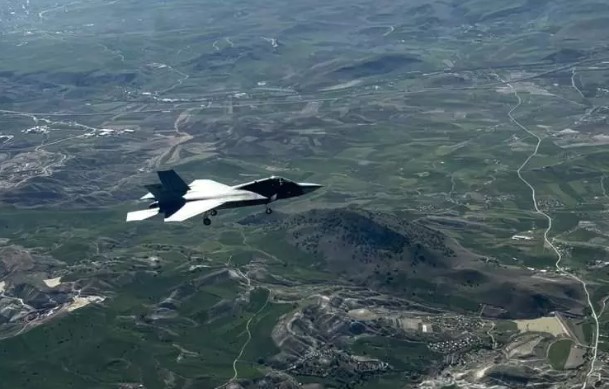 Foto - KAAN'ın yerli motorla uçuş tarihi belli oldu! Temel Kotil açıkladı