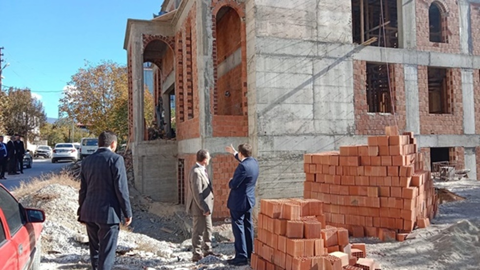 Kaba inşaatı biten cami yardım bekliyor