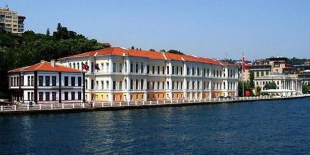 Foto - Kabataş Erkek Lisesi taban Puanı 2022: İstanbul Kabataş Erkek Lisesi yüzdelik dilimi