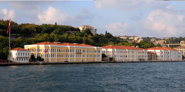 Foto - Kabataş Erkek Lisesi taban Puanı 2022: İstanbul Kabataş Erkek Lisesi yüzdelik dilimi